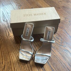 Steve Madden Blake Silver Heels 7.5